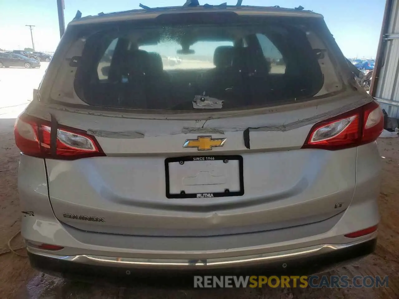 6 Photograph of a damaged car 2GNAXKEV3L6106090 CHEVROLET EQUINOX 2020