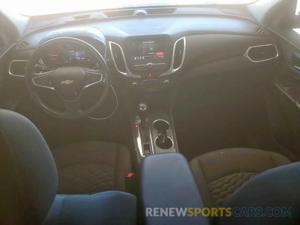 8 Photograph of a damaged car 2GNAXKEV3L6106090 CHEVROLET EQUINOX 2020