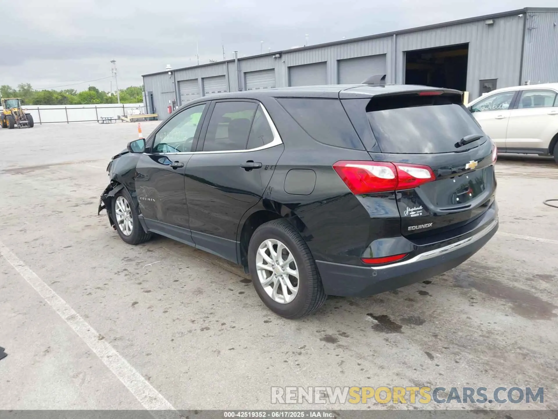 3 Photograph of a damaged car 2GNAXKEV3L6195126 CHEVROLET EQUINOX 2020
