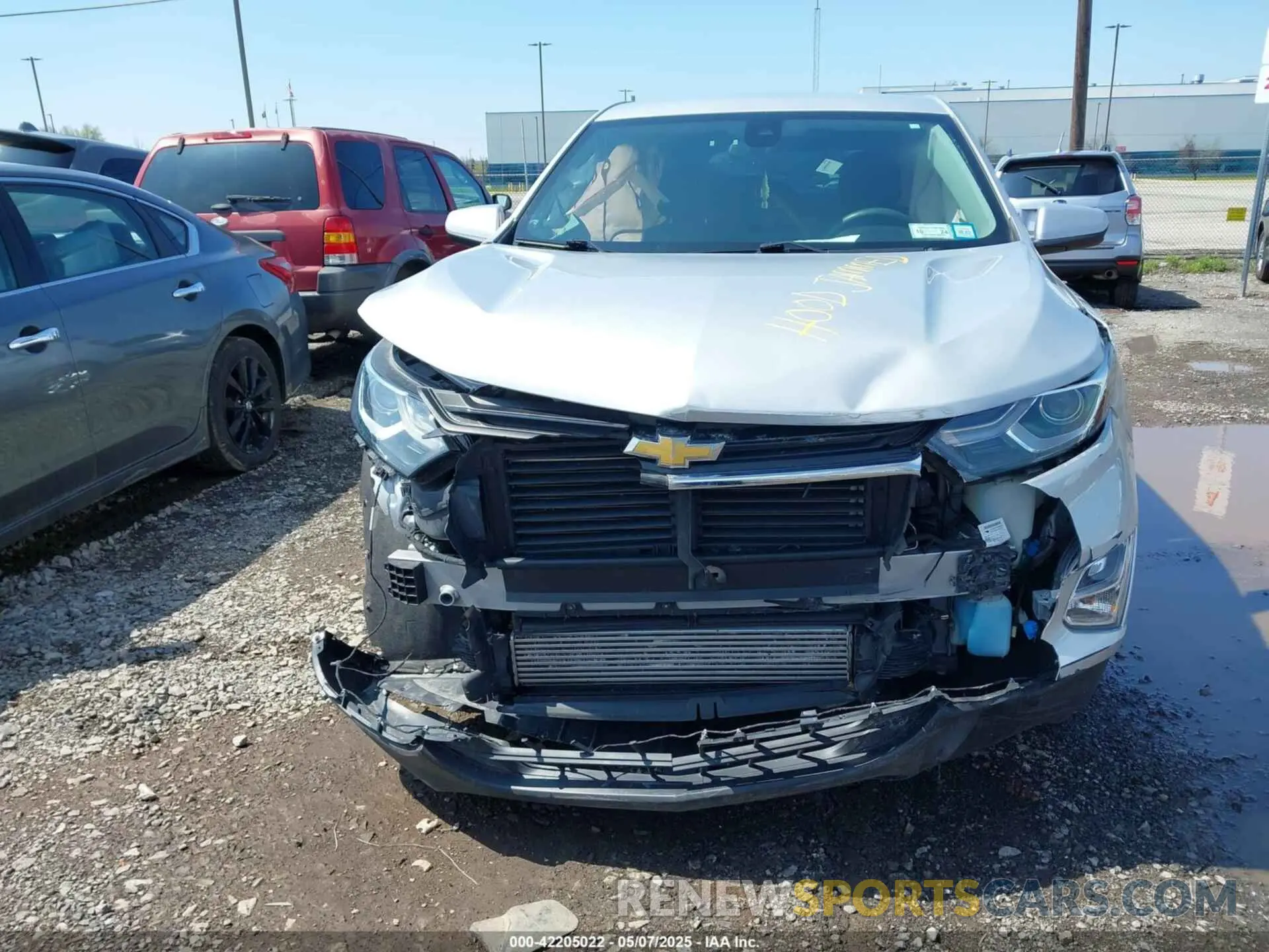 11 Photograph of a damaged car 2GNAXKEV3L6226178 CHEVROLET EQUINOX 2020