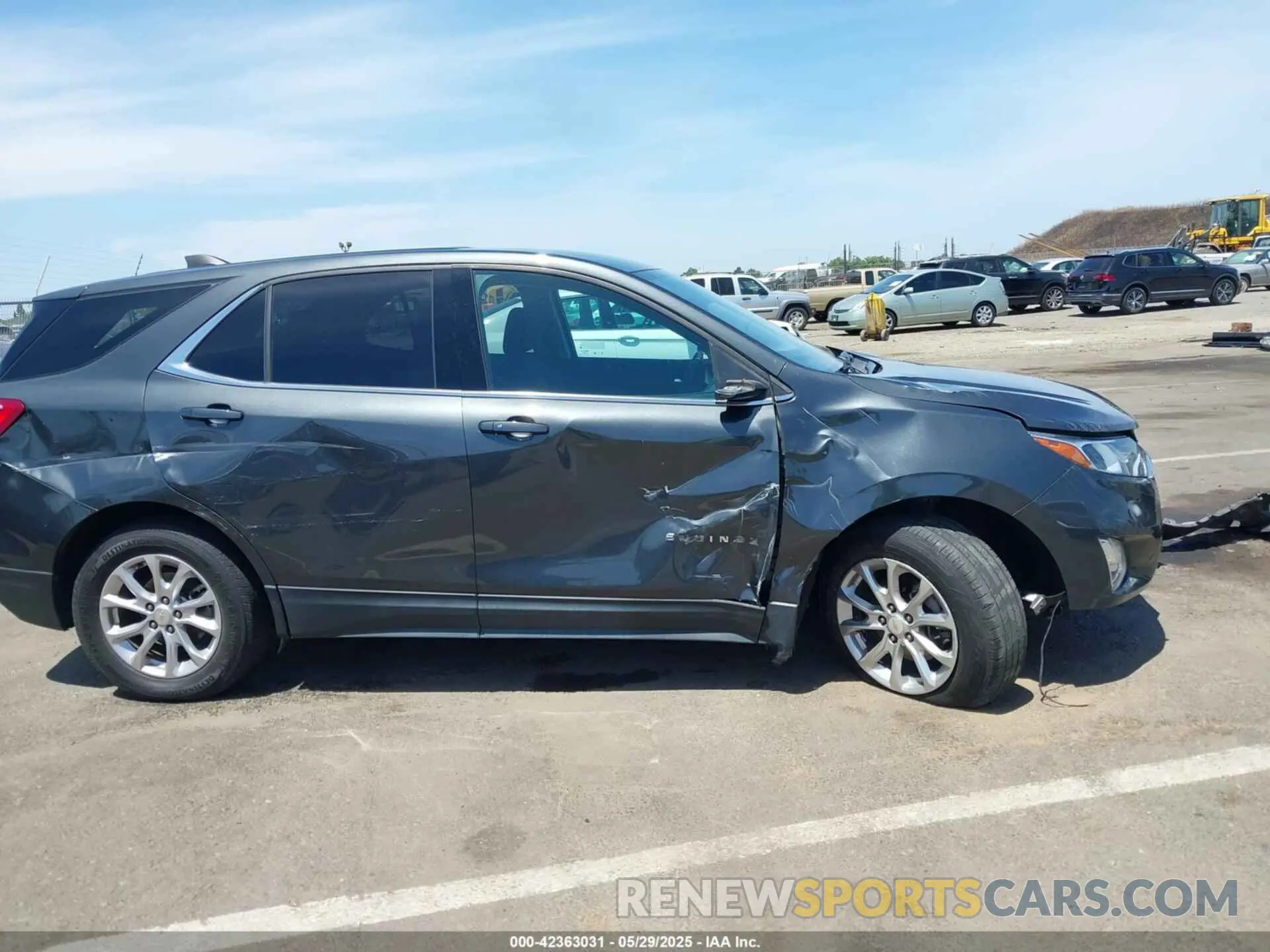 13 Photograph of a damaged car 2GNAXKEV3L6242932 CHEVROLET EQUINOX 2020