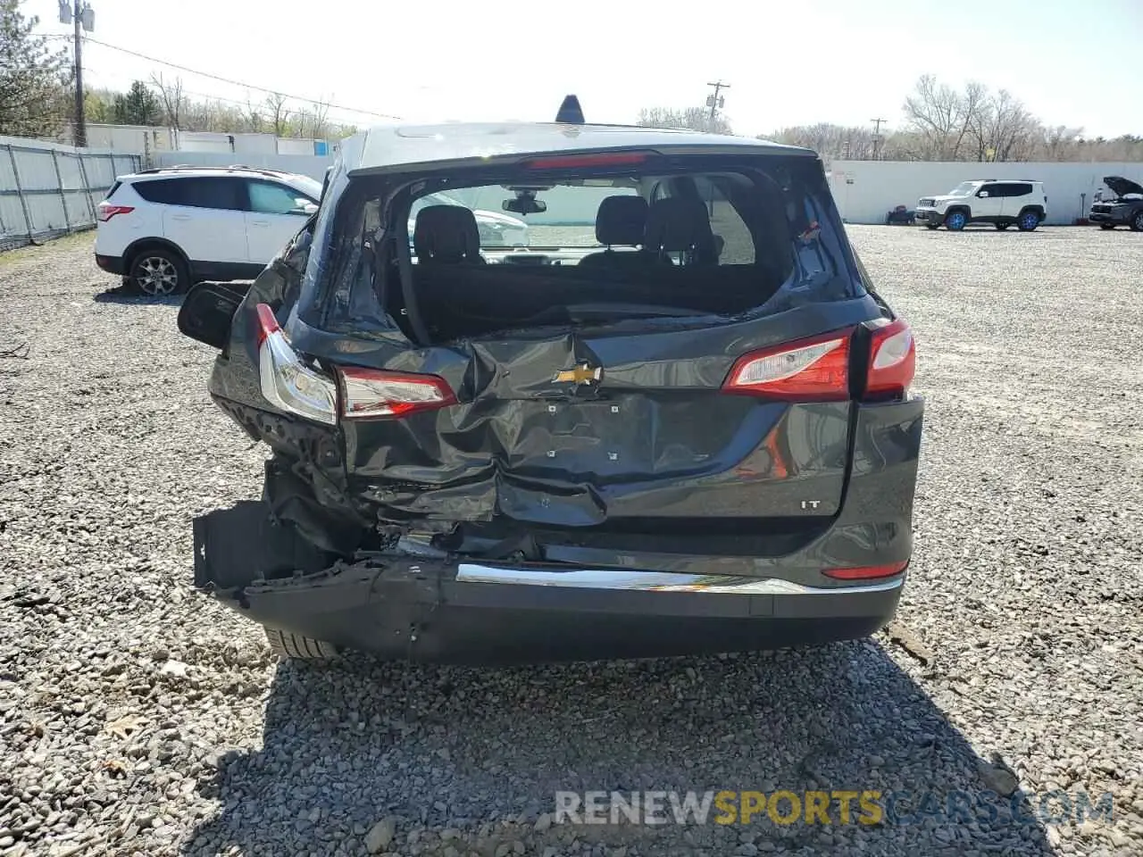 6 Photograph of a damaged car 2GNAXKEV3L6260198 CHEVROLET EQUINOX 2020