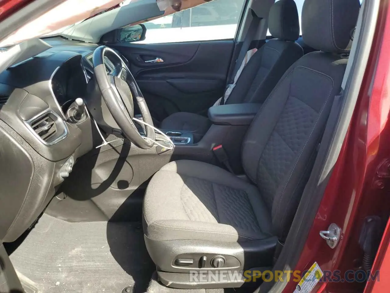 7 Photograph of a damaged car 2GNAXKEV4L6104994 CHEVROLET EQUINOX 2020
