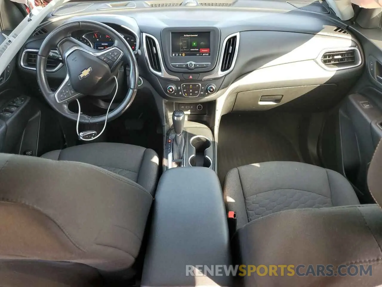8 Photograph of a damaged car 2GNAXKEV4L6104994 CHEVROLET EQUINOX 2020