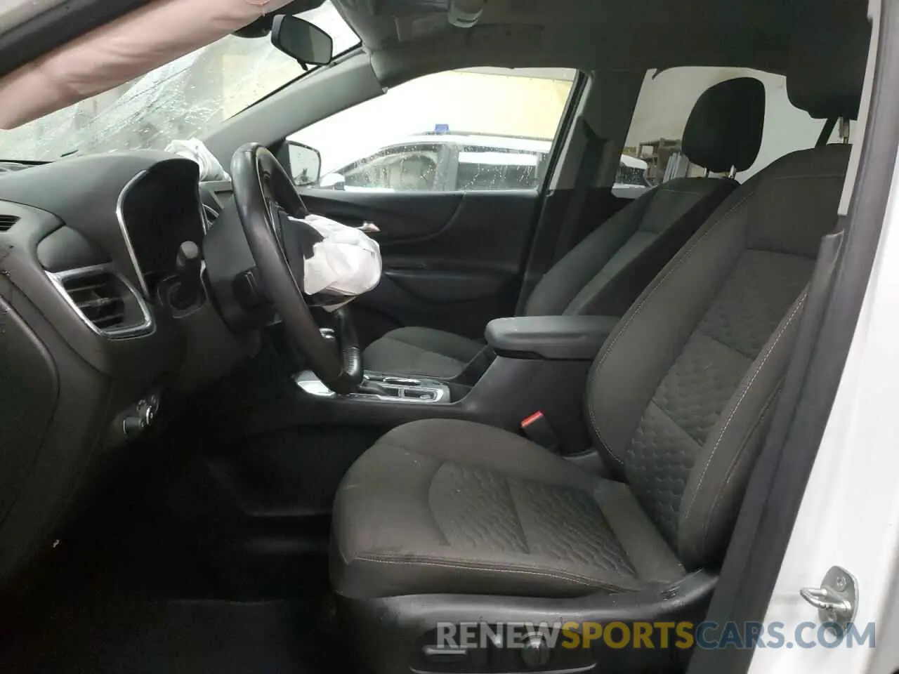 7 Photograph of a damaged car 2GNAXKEV4L6119009 CHEVROLET EQUINOX 2020