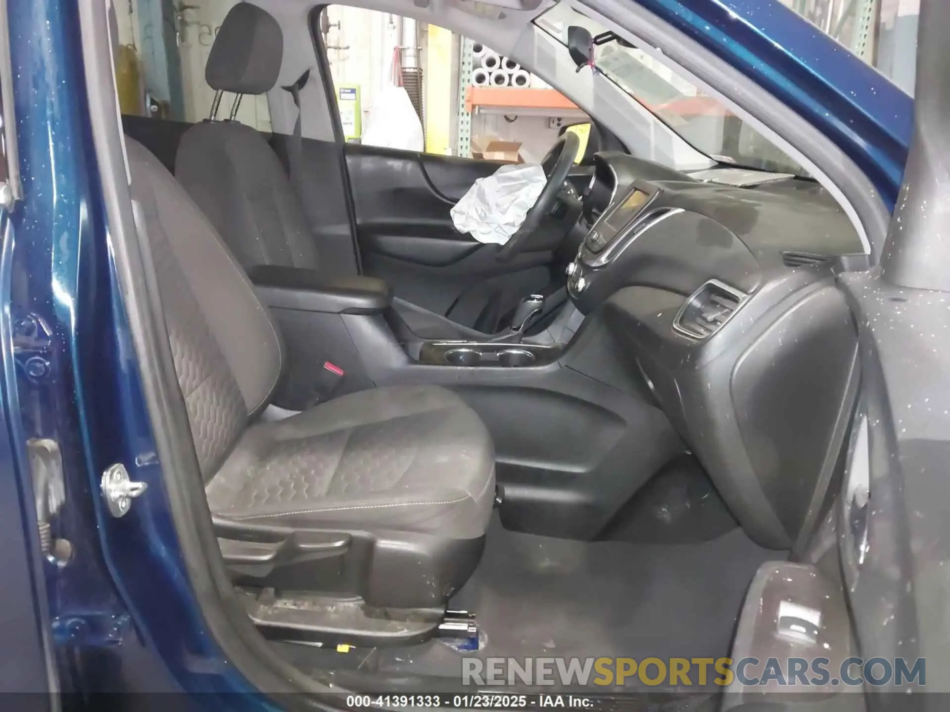 5 Photograph of a damaged car 2GNAXKEV4L6152561 CHEVROLET EQUINOX 2020
