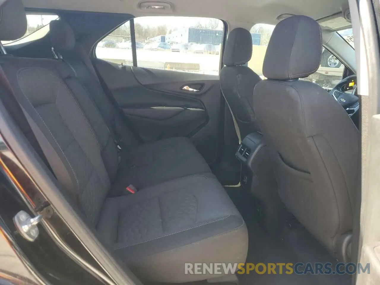 11 Photograph of a damaged car 2GNAXKEV4L6157968 CHEVROLET EQUINOX 2020