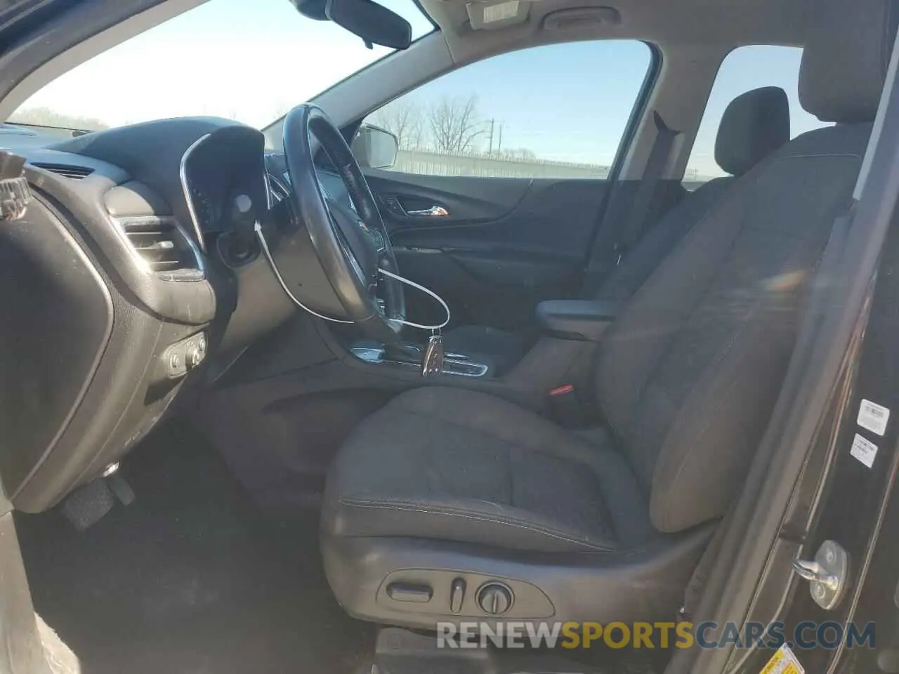 7 Photograph of a damaged car 2GNAXKEV4L6157968 CHEVROLET EQUINOX 2020