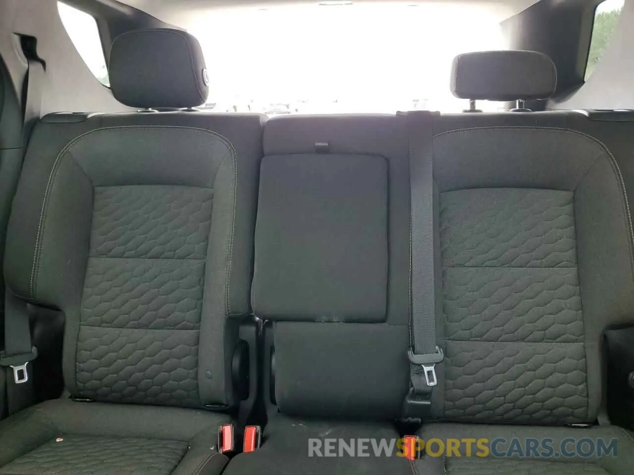 10 Photograph of a damaged car 2GNAXKEV4L6181221 CHEVROLET EQUINOX 2020