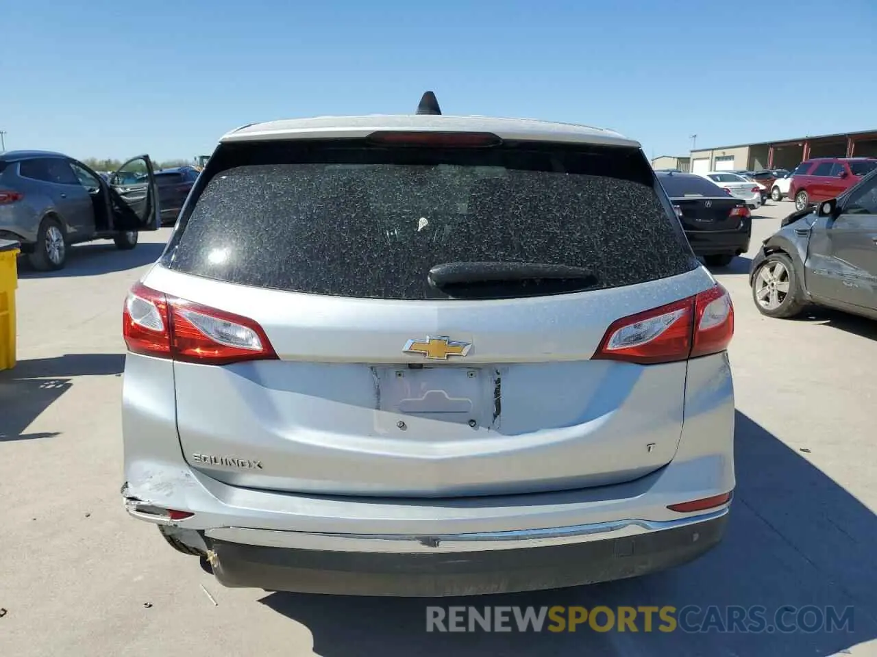 6 Photograph of a damaged car 2GNAXKEV4L6197063 CHEVROLET EQUINOX 2020