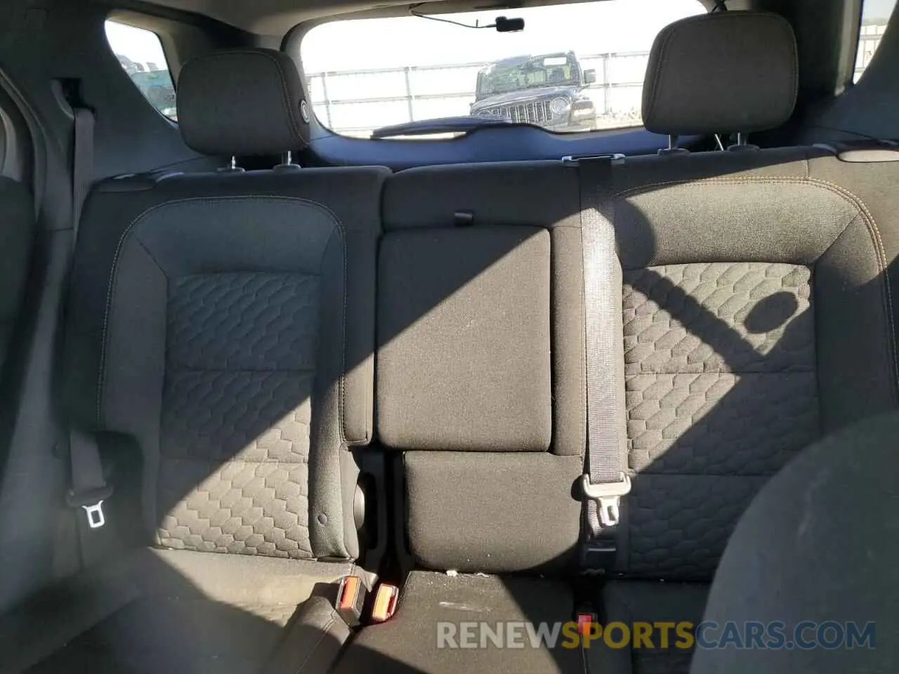 10 Photograph of a damaged car 2GNAXKEV4L6203895 CHEVROLET EQUINOX 2020