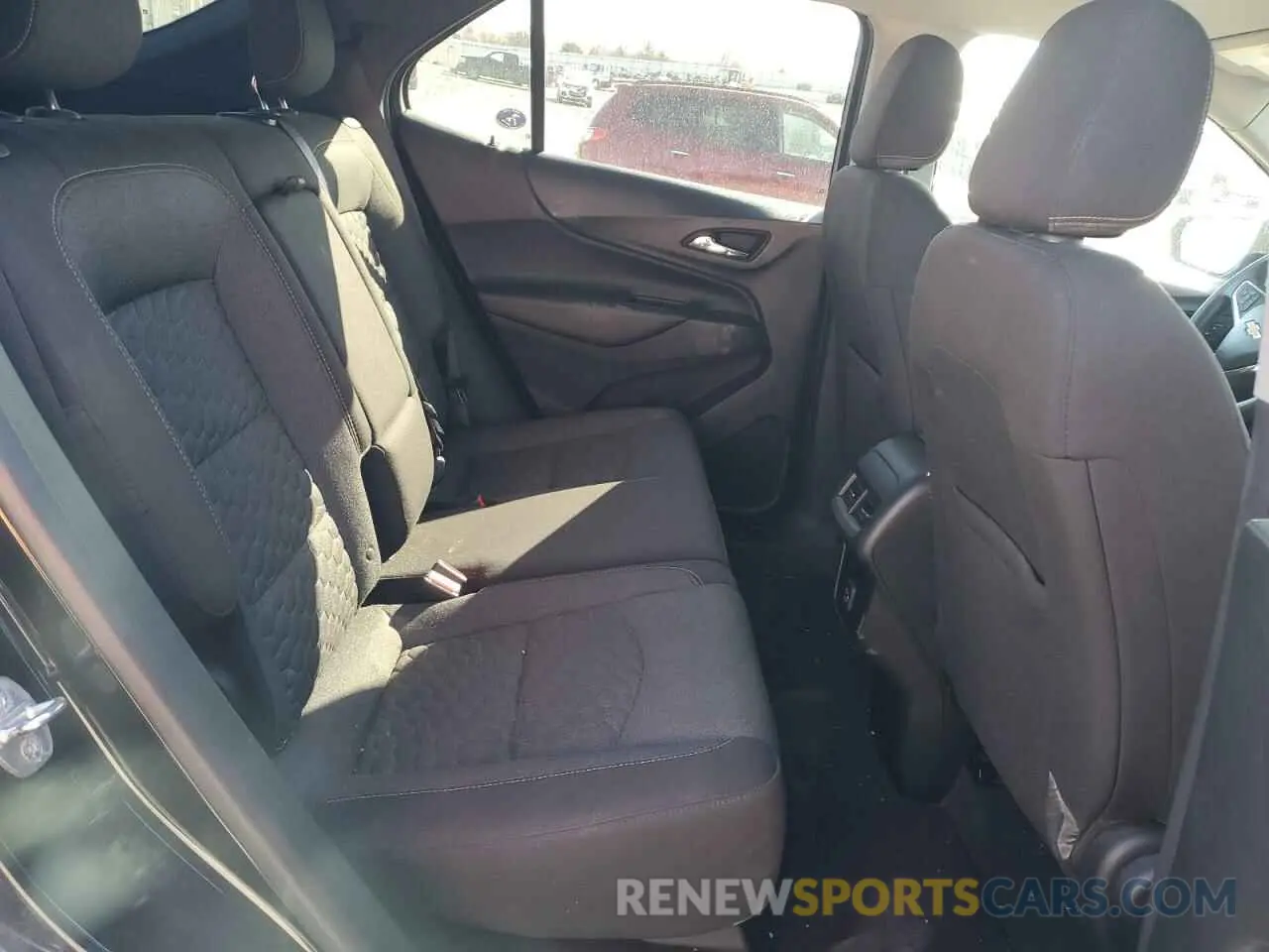 11 Photograph of a damaged car 2GNAXKEV4L6203895 CHEVROLET EQUINOX 2020