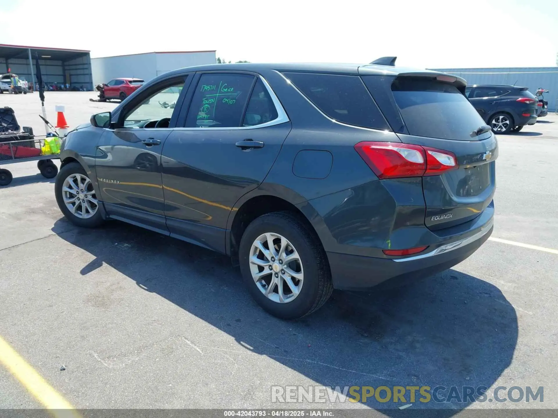3 Photograph of a damaged car 2GNAXKEV4L6222950 CHEVROLET EQUINOX 2020