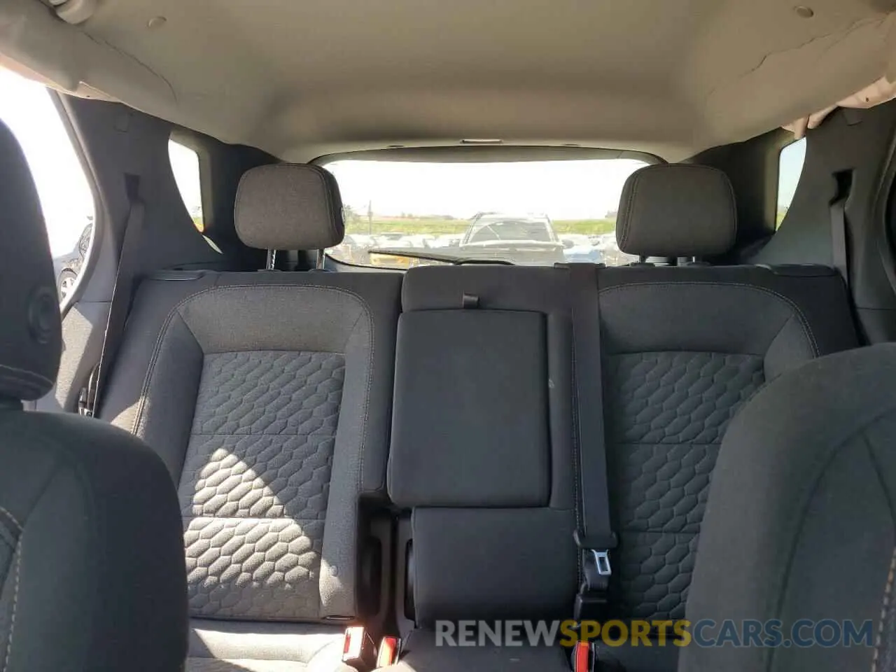 10 Photograph of a damaged car 2GNAXKEV4L6235858 CHEVROLET EQUINOX 2020