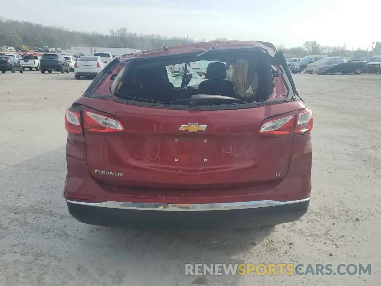 6 Photograph of a damaged car 2GNAXKEV4L6257598 CHEVROLET EQUINOX 2020