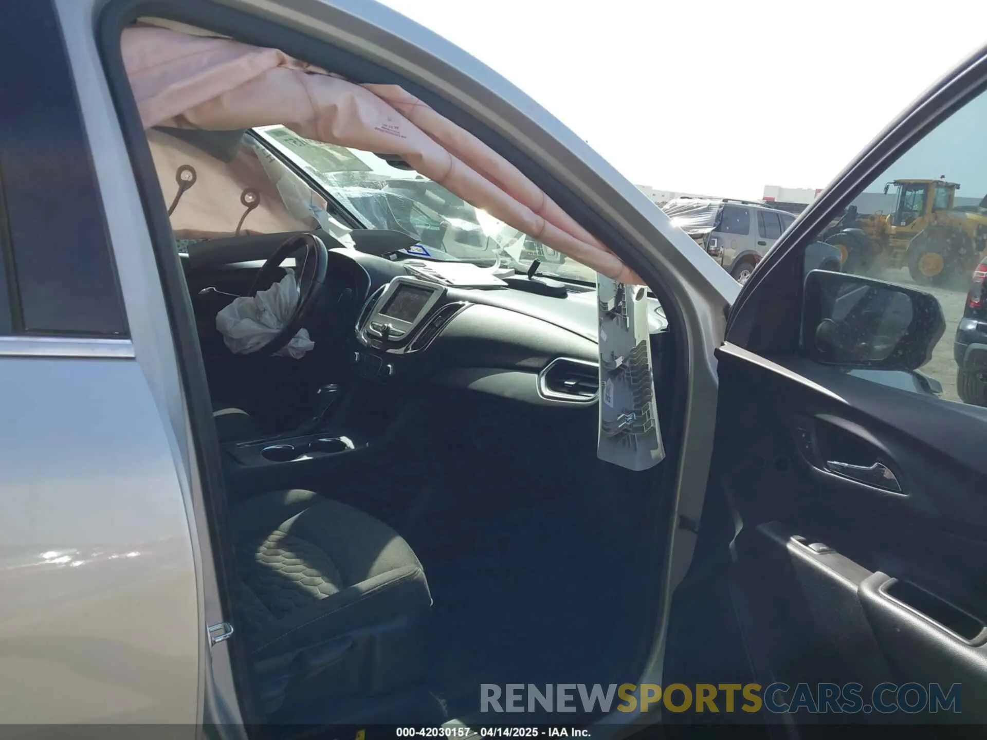 5 Photograph of a damaged car 2GNAXKEV5L6125563 CHEVROLET EQUINOX 2020
