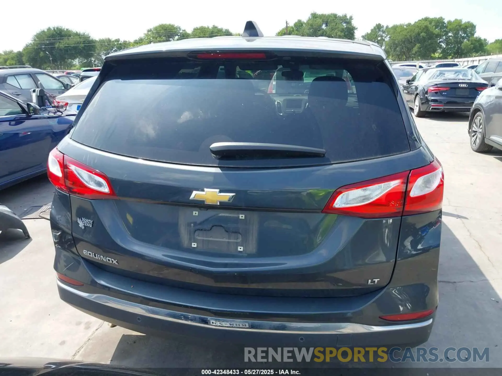 17 Photograph of a damaged car 2GNAXKEV5L6160555 CHEVROLET EQUINOX 2020