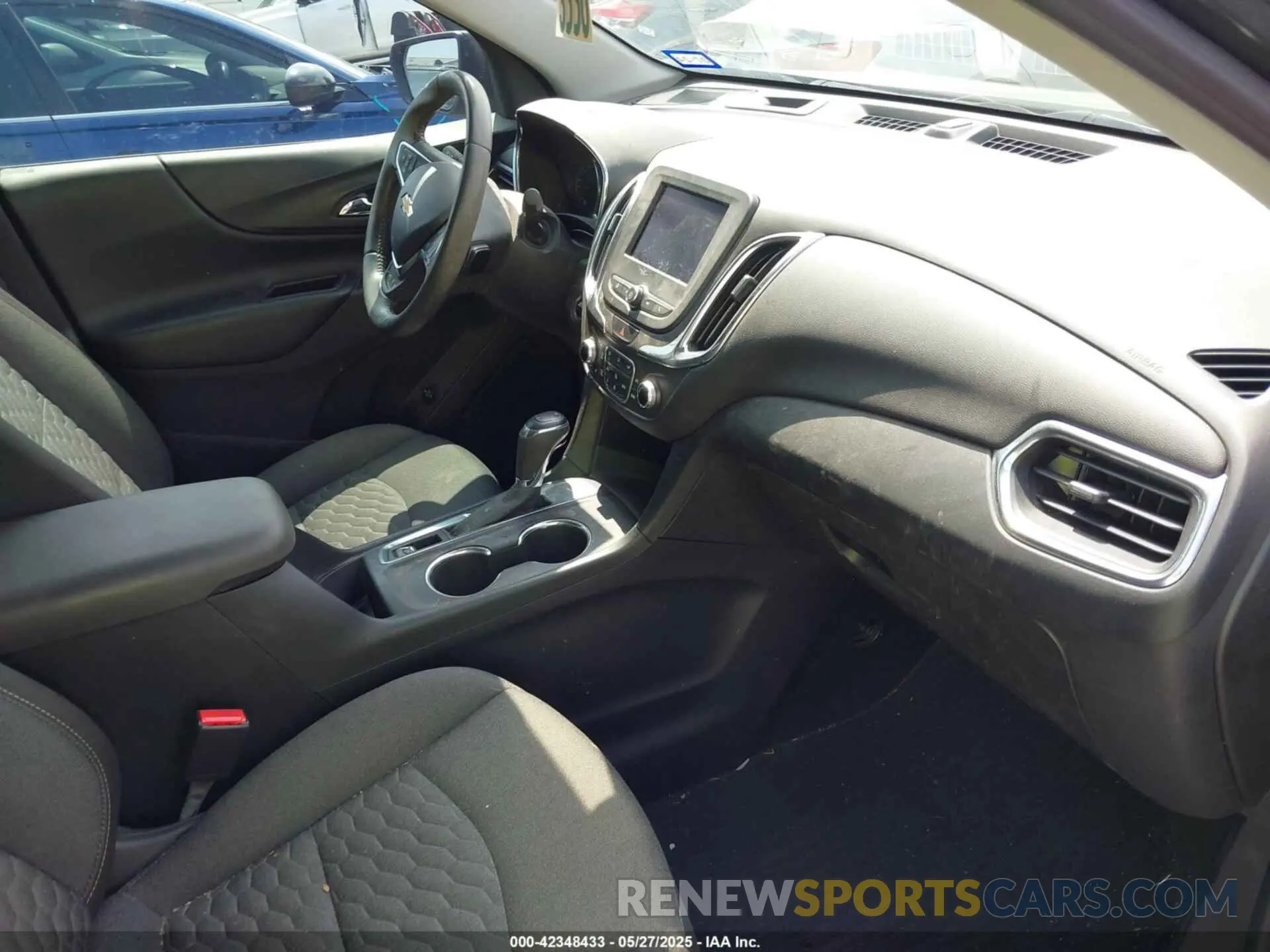 5 Photograph of a damaged car 2GNAXKEV5L6160555 CHEVROLET EQUINOX 2020