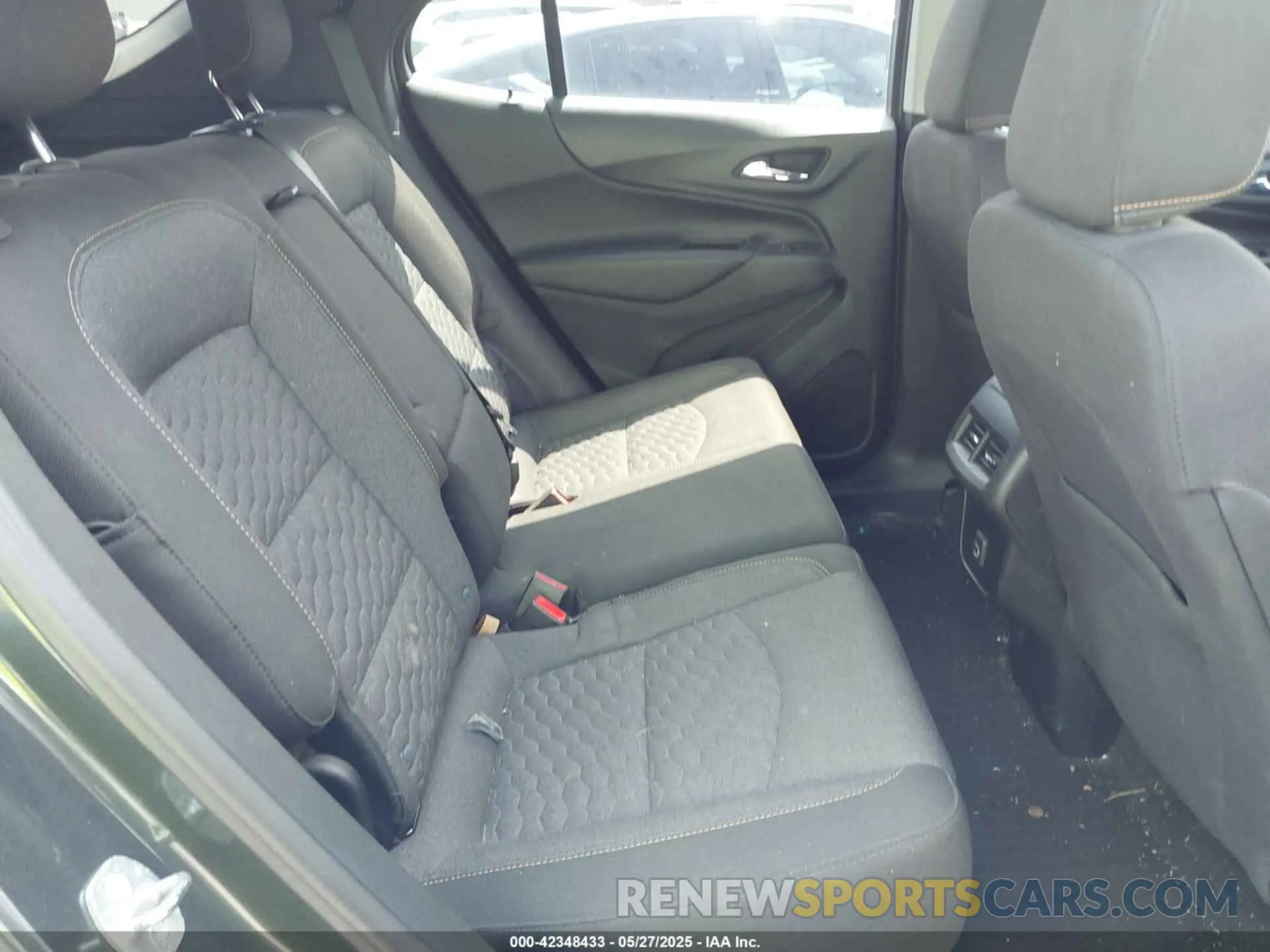 8 Photograph of a damaged car 2GNAXKEV5L6160555 CHEVROLET EQUINOX 2020