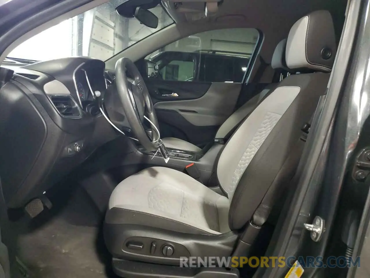 7 Photograph of a damaged car 2GNAXKEV5L6233522 CHEVROLET EQUINOX 2020