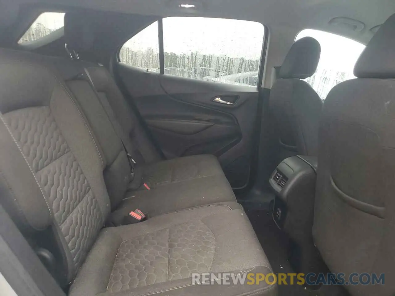 11 Photograph of a damaged car 2GNAXKEV5L6233620 CHEVROLET EQUINOX 2020