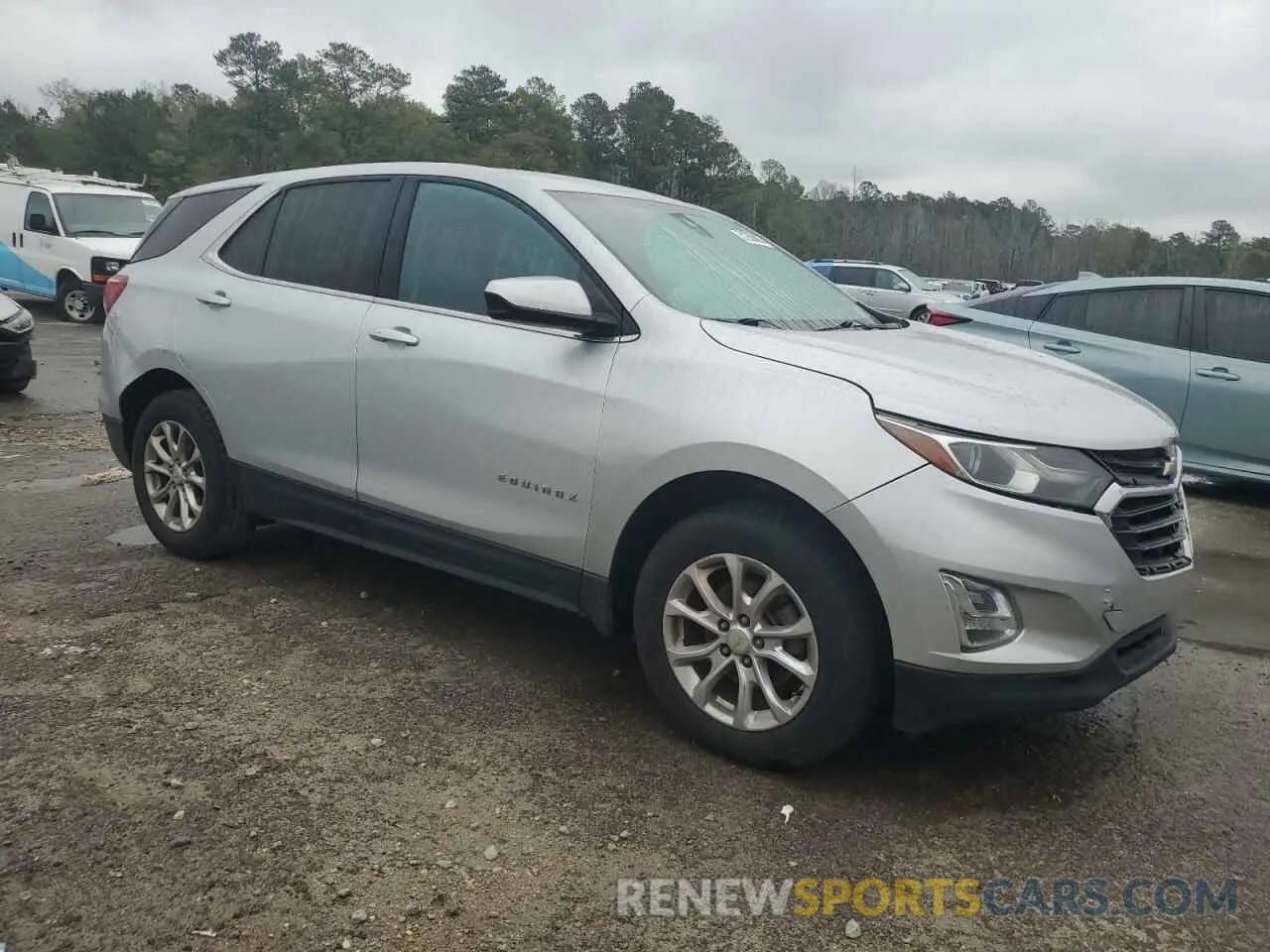 4 Photograph of a damaged car 2GNAXKEV5L6233620 CHEVROLET EQUINOX 2020