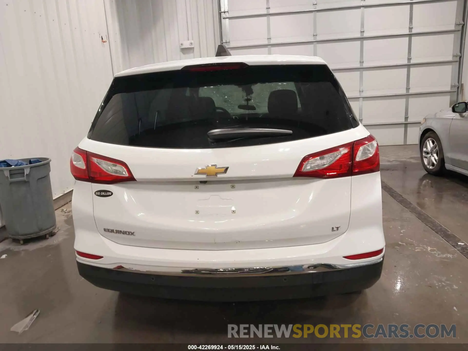 17 Photograph of a damaged car 2GNAXKEV5L6244164 CHEVROLET EQUINOX 2020