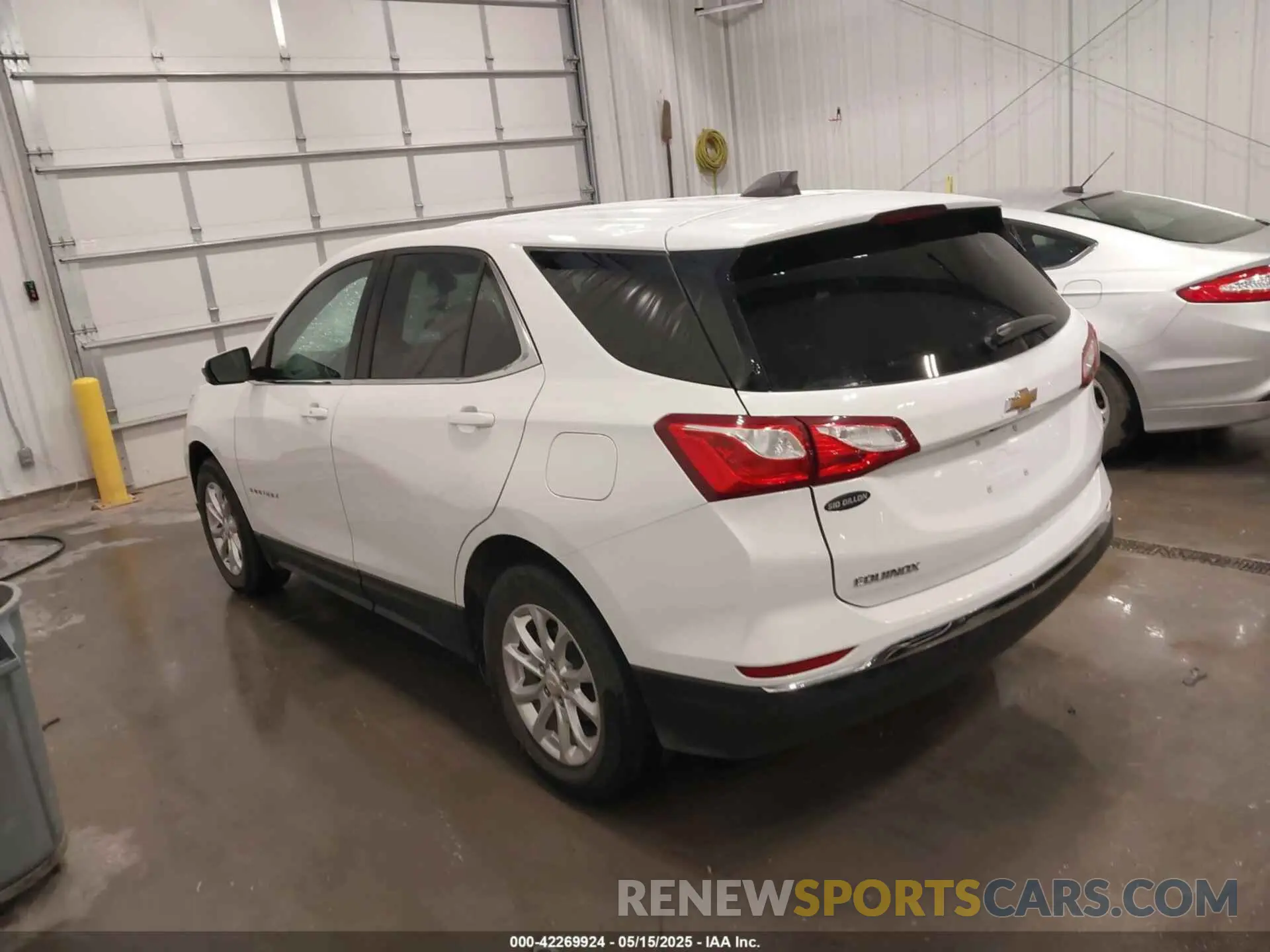 3 Photograph of a damaged car 2GNAXKEV5L6244164 CHEVROLET EQUINOX 2020