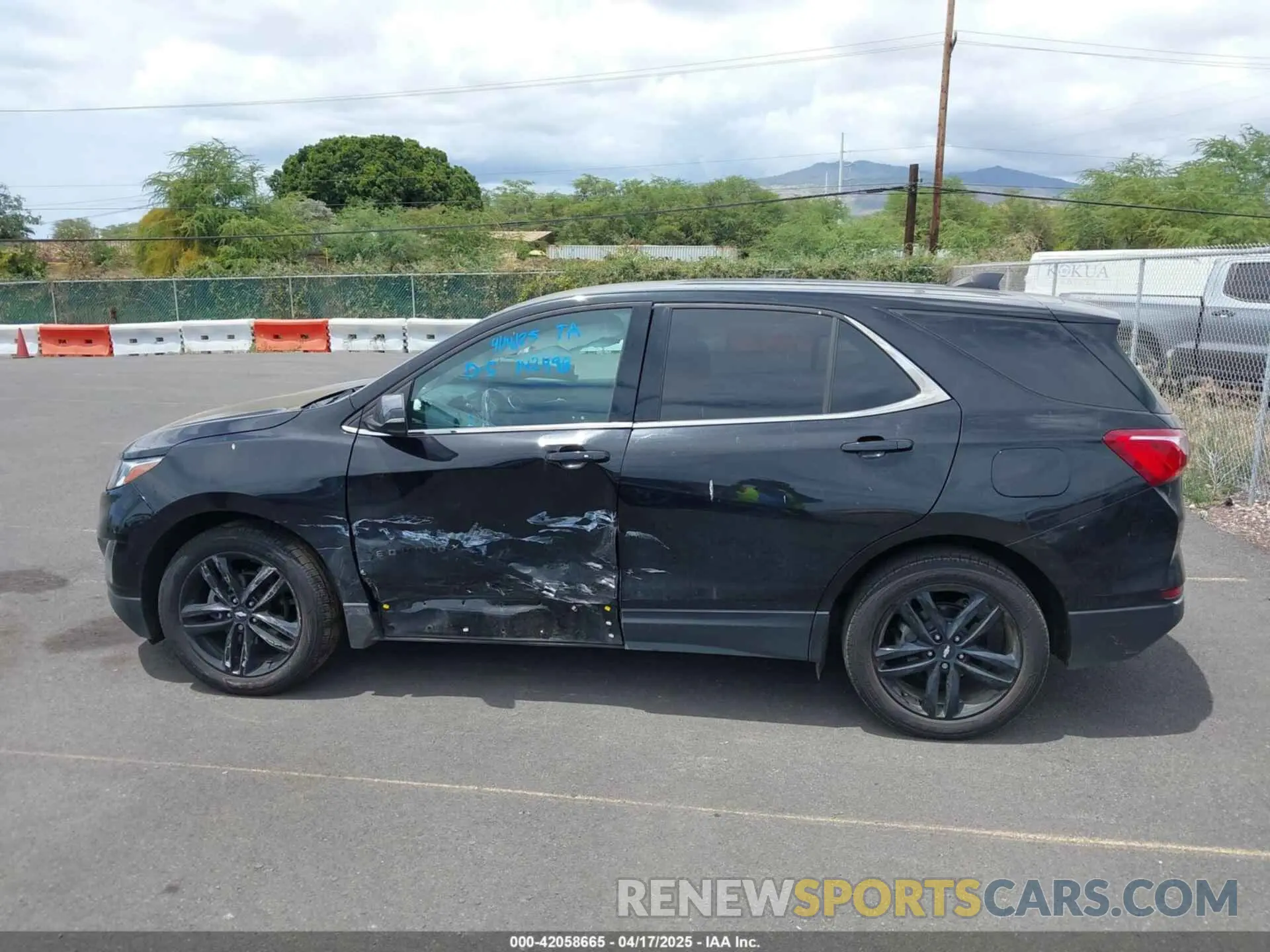 13 Photograph of a damaged car 2GNAXKEV5L6248537 CHEVROLET EQUINOX 2020