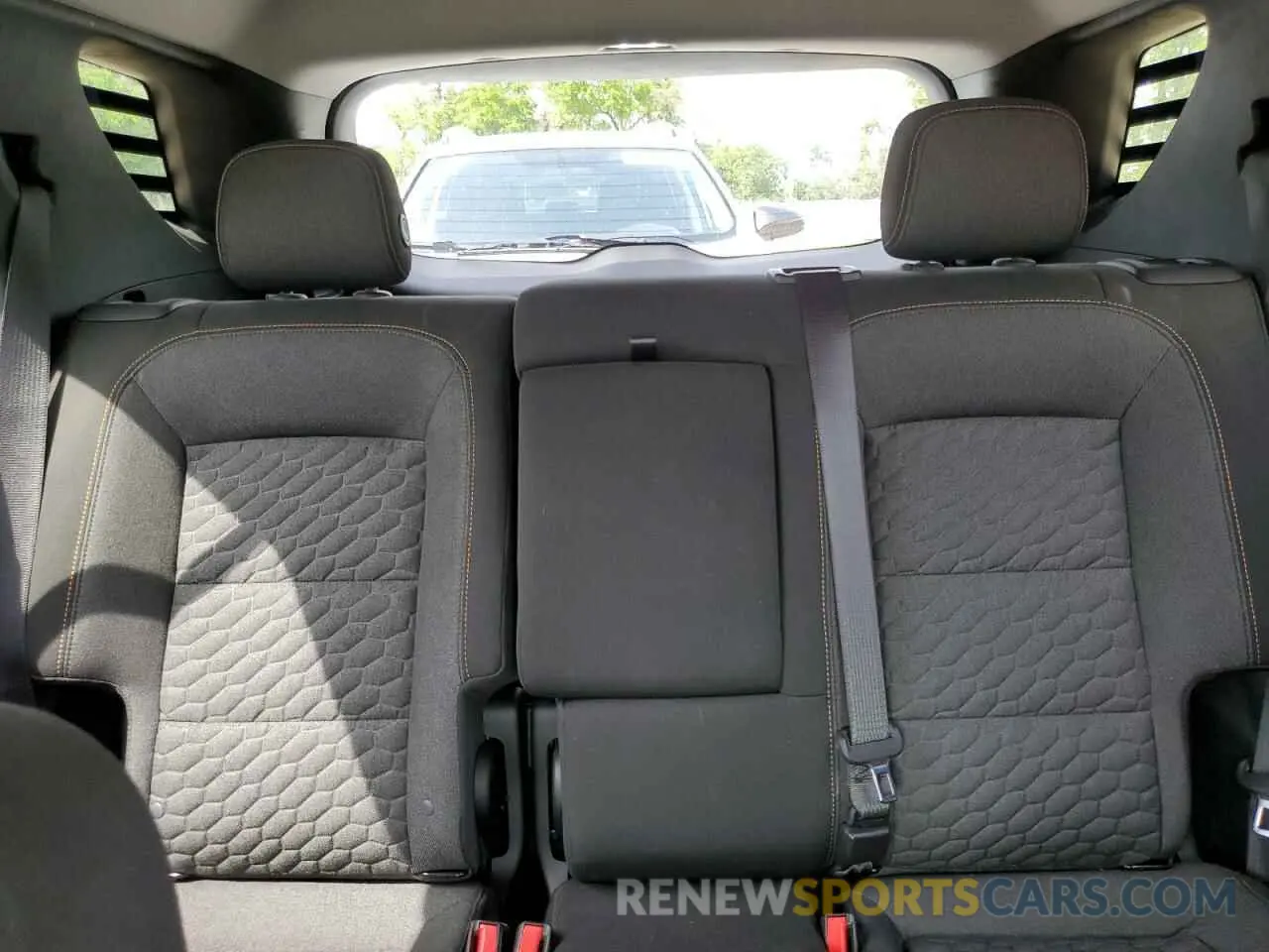 10 Photograph of a damaged car 2GNAXKEV6L6106293 CHEVROLET EQUINOX 2020