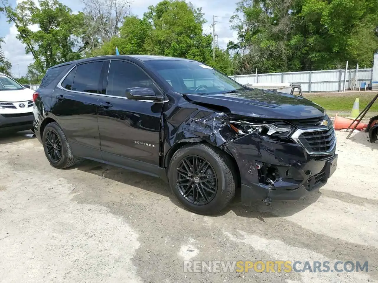 4 Photograph of a damaged car 2GNAXKEV6L6106293 CHEVROLET EQUINOX 2020