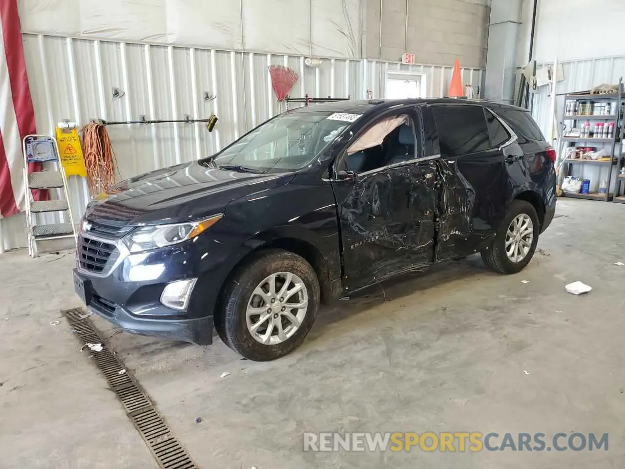 1 Photograph of a damaged car 2GNAXKEV6L6119335 CHEVROLET EQUINOX 2020