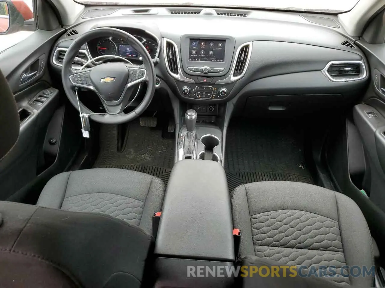 8 Photograph of a damaged car 2GNAXKEV6L6119366 CHEVROLET EQUINOX 2020