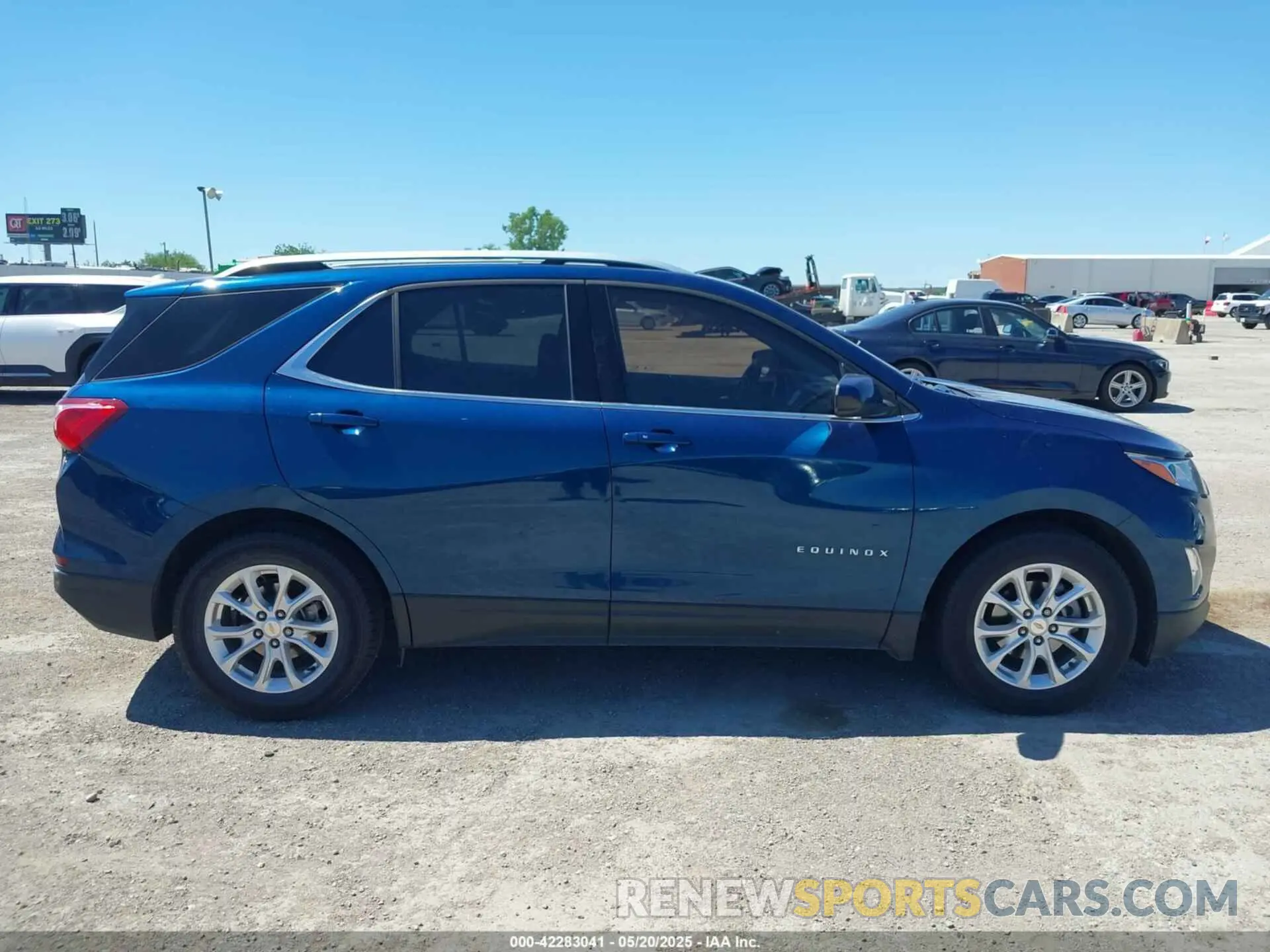 13 Photograph of a damaged car 2GNAXKEV6L6141884 CHEVROLET EQUINOX 2020