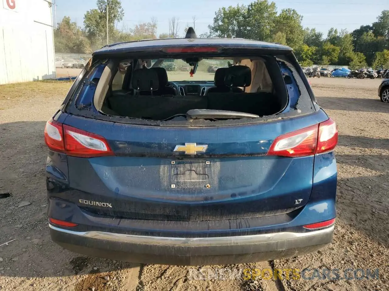 6 Photograph of a damaged car 2GNAXKEV6L6156871 CHEVROLET EQUINOX 2020