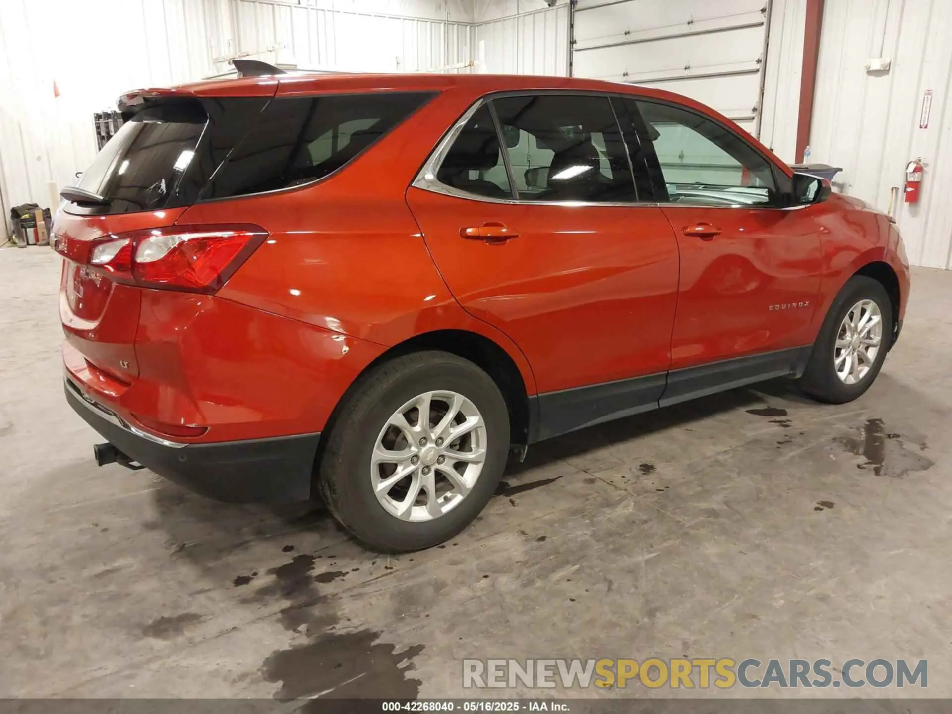 4 Photograph of a damaged car 2GNAXKEV6L6186310 CHEVROLET EQUINOX 2020