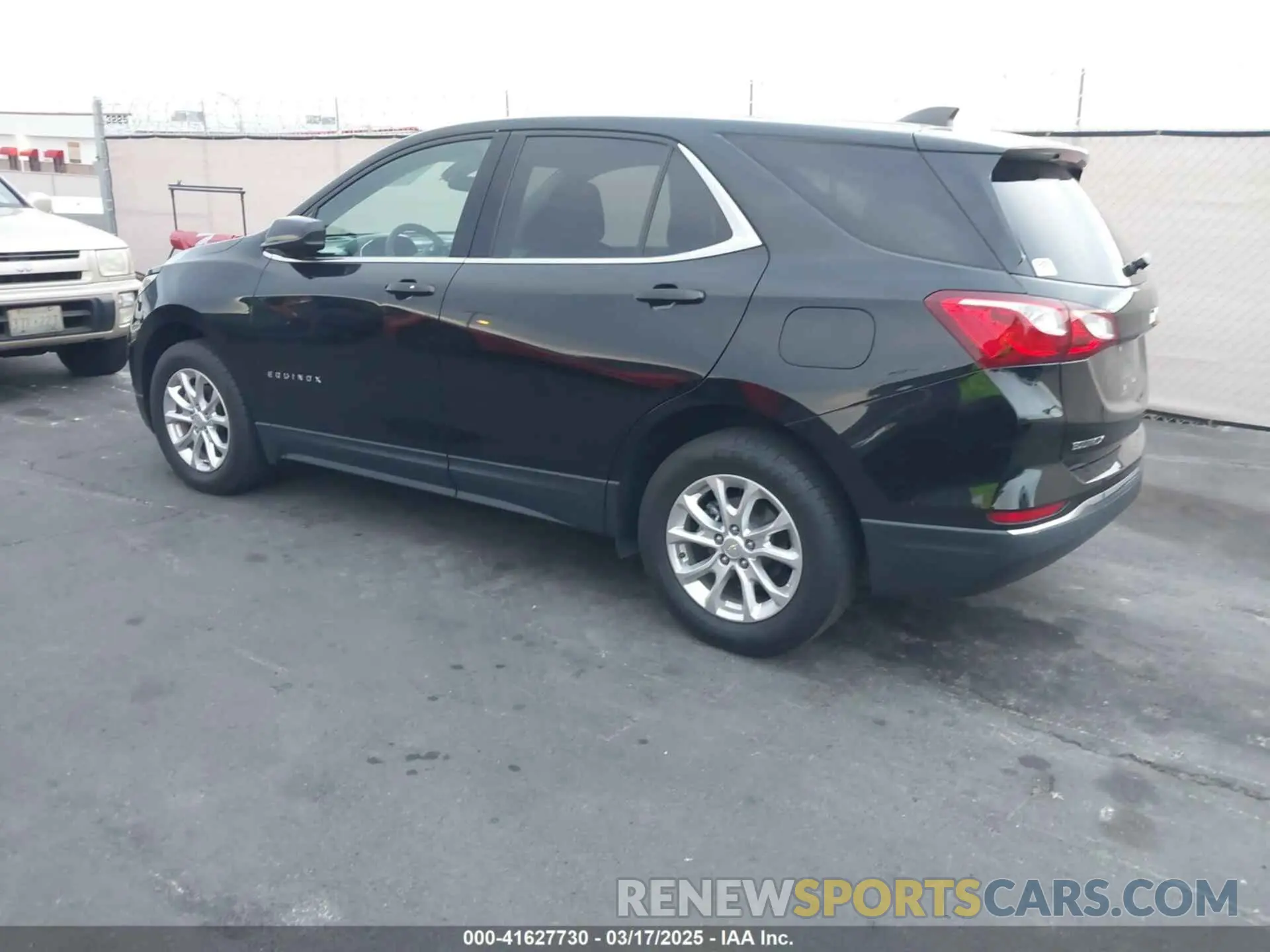 3 Photograph of a damaged car 2GNAXKEV6L6188137 CHEVROLET EQUINOX 2020