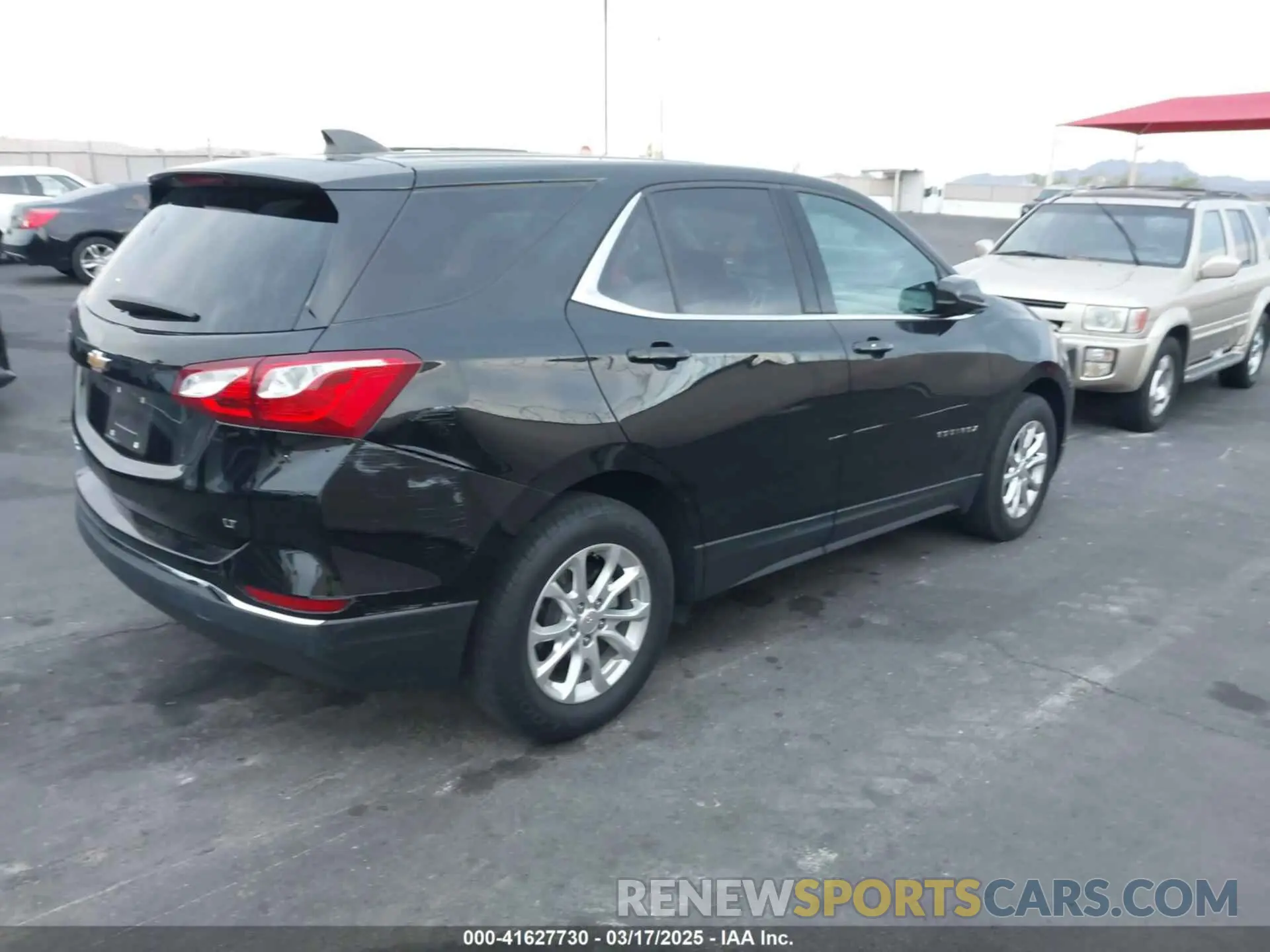 4 Photograph of a damaged car 2GNAXKEV6L6188137 CHEVROLET EQUINOX 2020