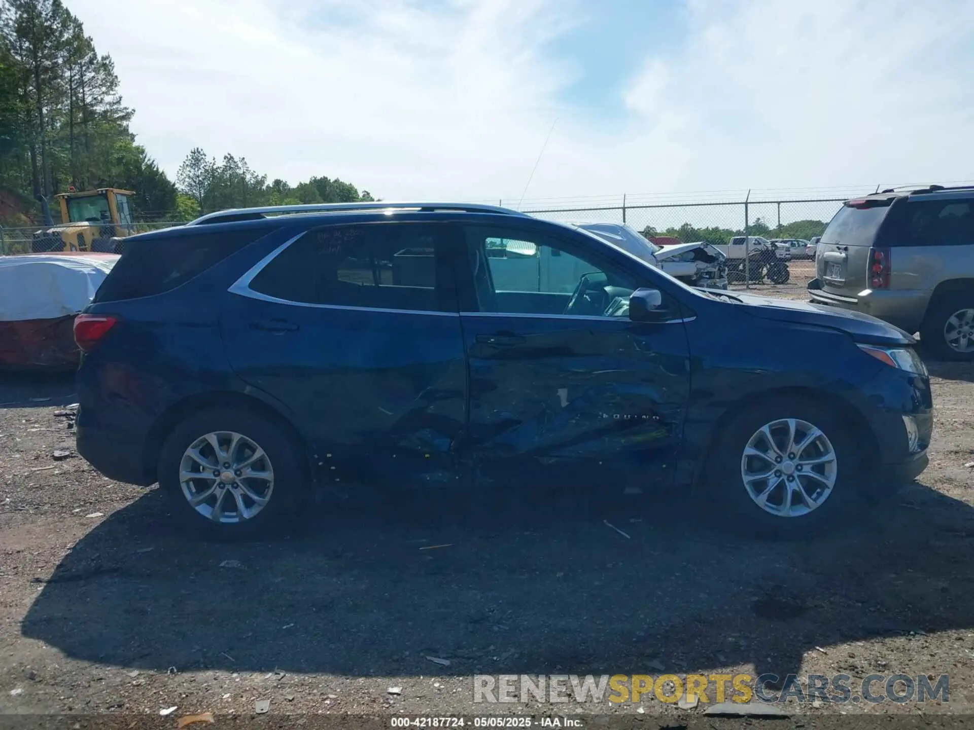 13 Photograph of a damaged car 2GNAXKEV6L6208290 CHEVROLET EQUINOX 2020