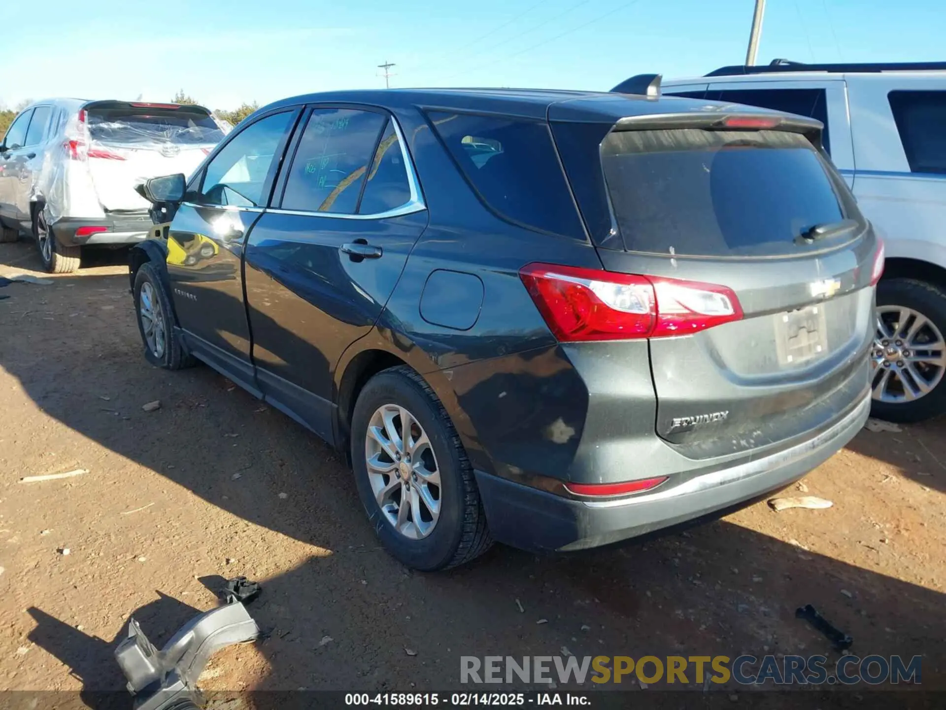 3 Photograph of a damaged car 2GNAXKEV6L6227101 CHEVROLET EQUINOX 2020