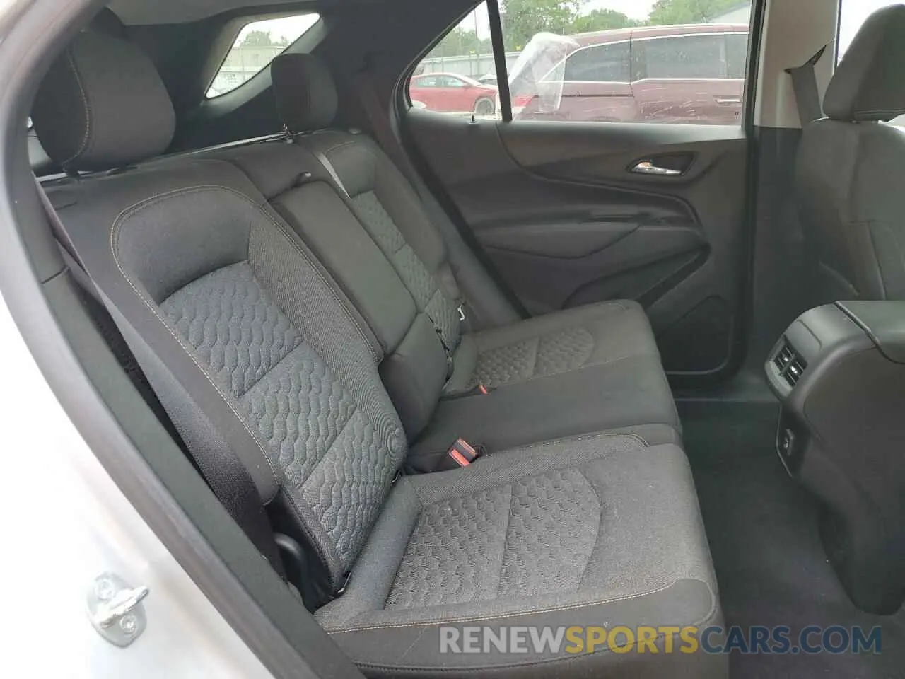 11 Photograph of a damaged car 2GNAXKEV6L6231701 CHEVROLET EQUINOX 2020