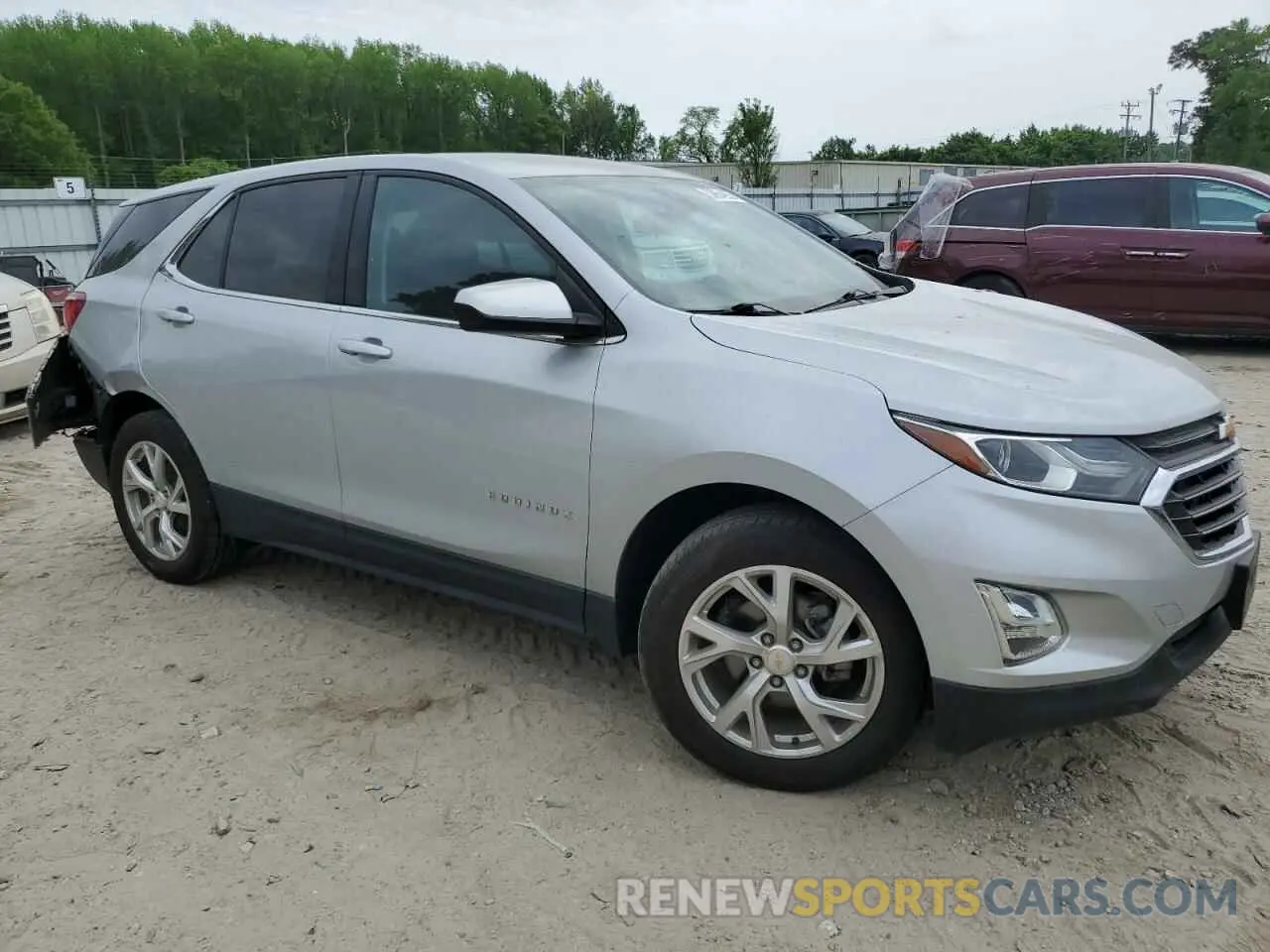 4 Photograph of a damaged car 2GNAXKEV6L6231701 CHEVROLET EQUINOX 2020
