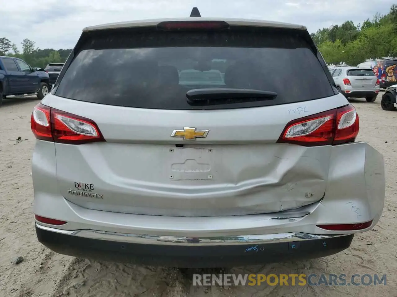 6 Photograph of a damaged car 2GNAXKEV6L6231701 CHEVROLET EQUINOX 2020