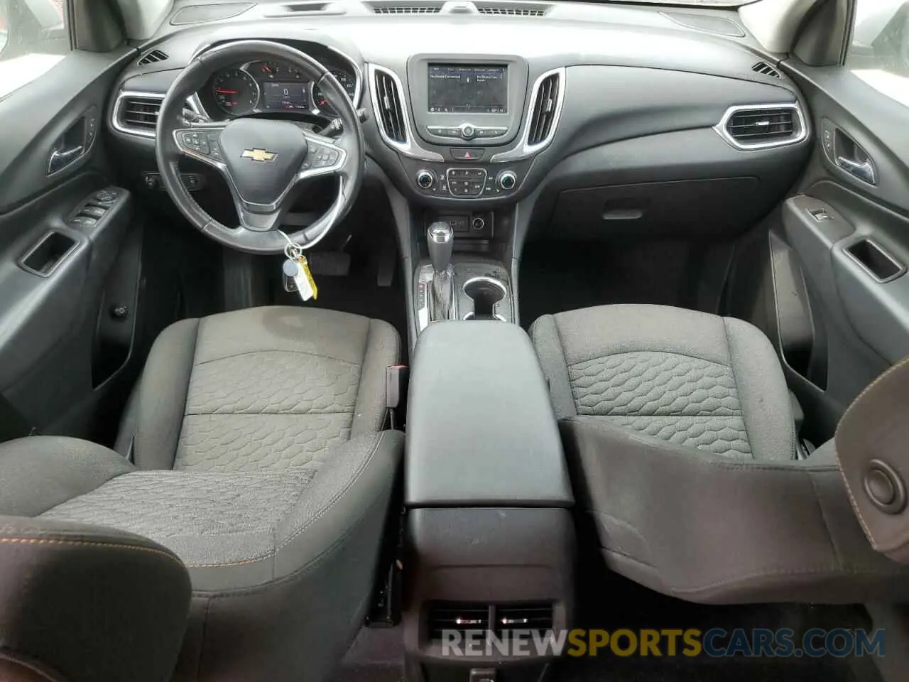 8 Photograph of a damaged car 2GNAXKEV6L6231701 CHEVROLET EQUINOX 2020