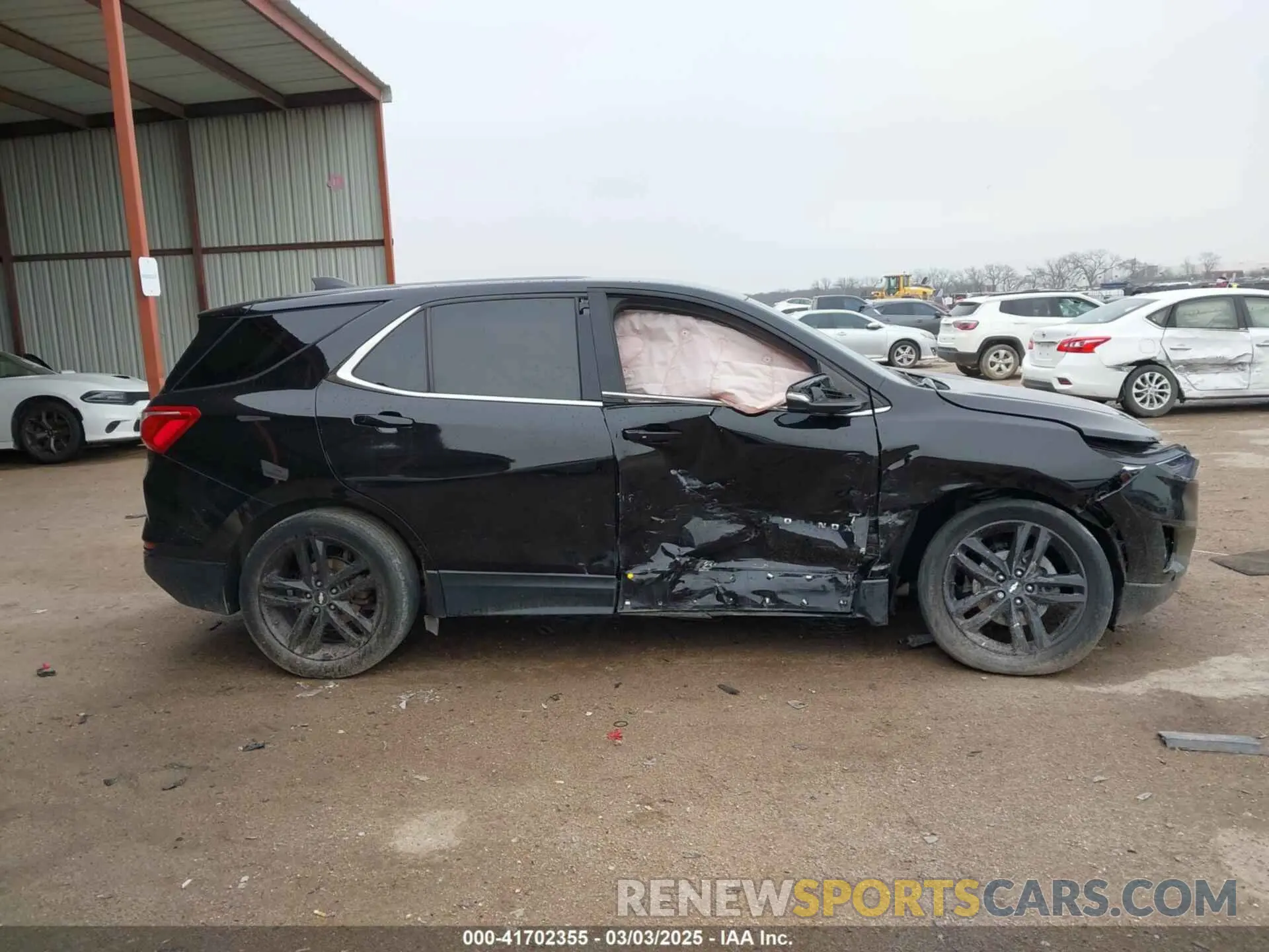 13 Photograph of a damaged car 2GNAXKEV6L6281028 CHEVROLET EQUINOX 2020