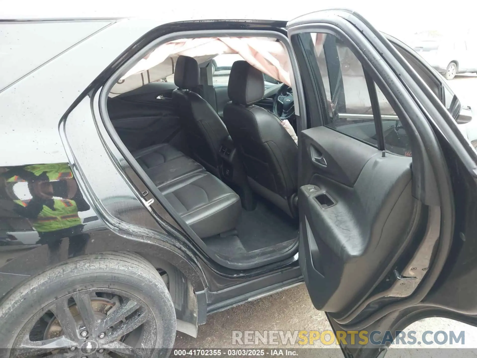 8 Photograph of a damaged car 2GNAXKEV6L6281028 CHEVROLET EQUINOX 2020