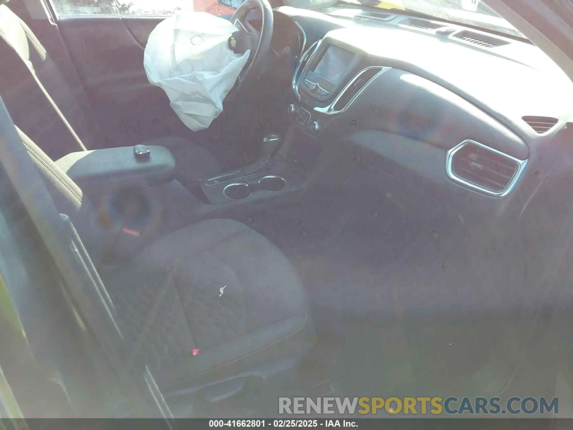 5 Photograph of a damaged car 2GNAXKEV7L6136287 CHEVROLET EQUINOX 2020