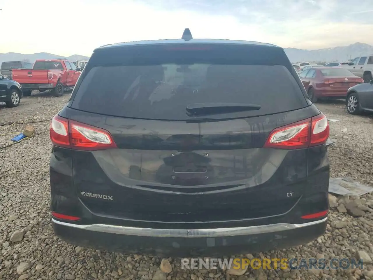6 Photograph of a damaged car 2GNAXKEV7L6198272 CHEVROLET EQUINOX 2020