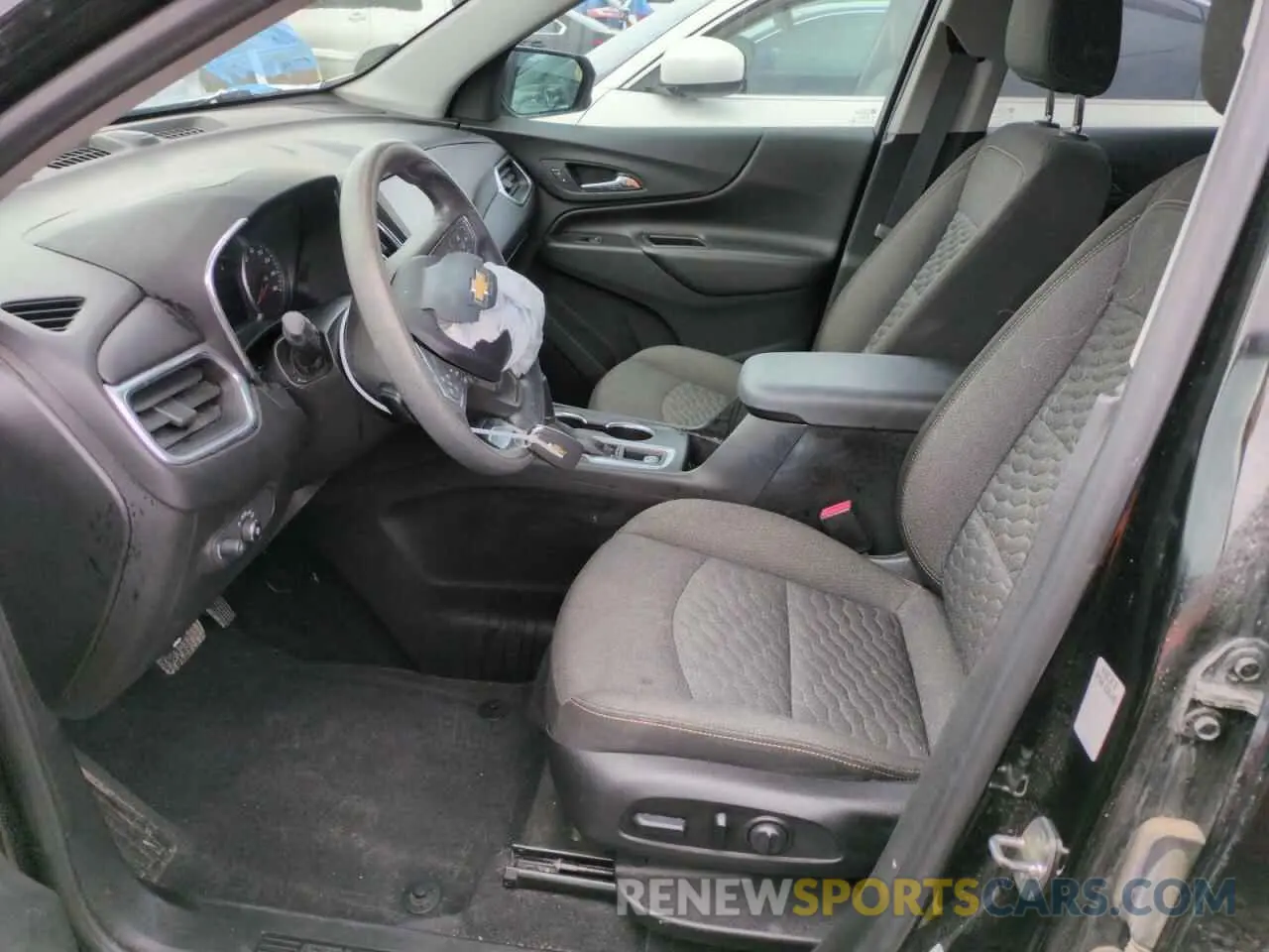 7 Photograph of a damaged car 2GNAXKEV7L6198272 CHEVROLET EQUINOX 2020