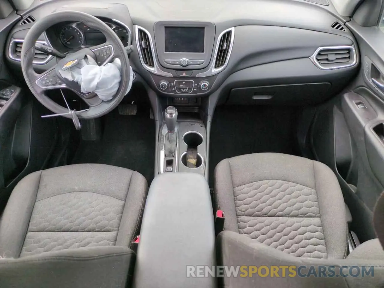 8 Photograph of a damaged car 2GNAXKEV7L6198272 CHEVROLET EQUINOX 2020